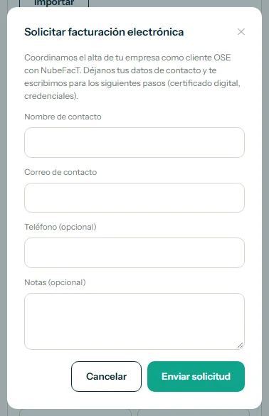 Ventana Solicitar facturación electrónica con el nombre de contacto y el botón Enviar solicitud resaltados