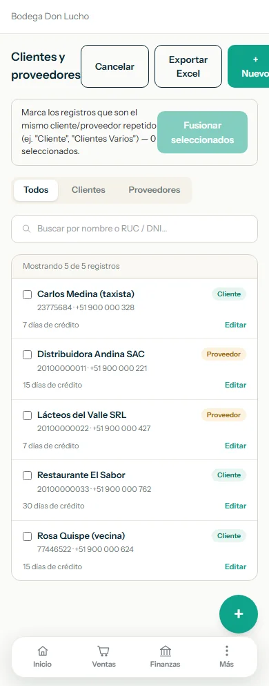 Lista con casillas para marcar los duplicados y el botón Fusionar seleccionados resaltado